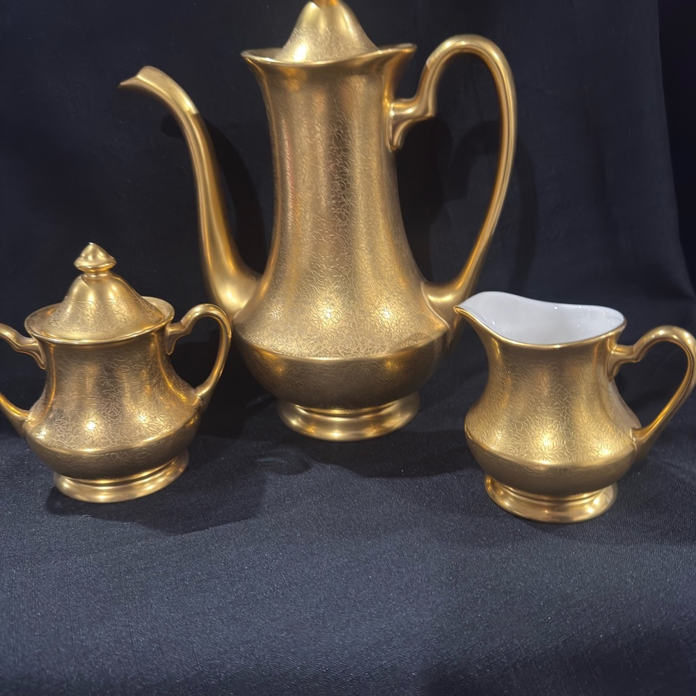 Elegant Gold Serveware Set